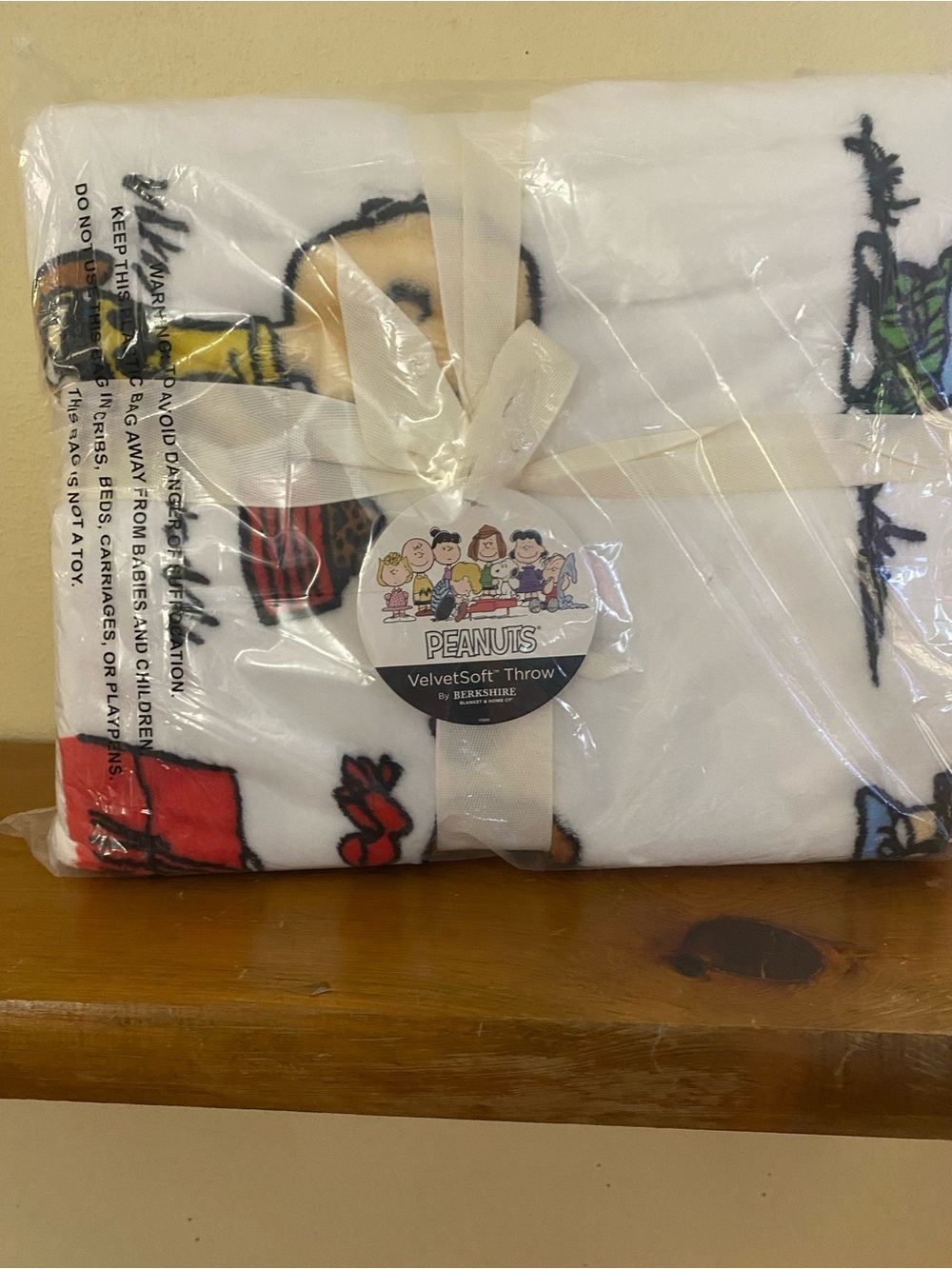 Berkshire Peanuts Character White Fleece Throw with Multicolor Print